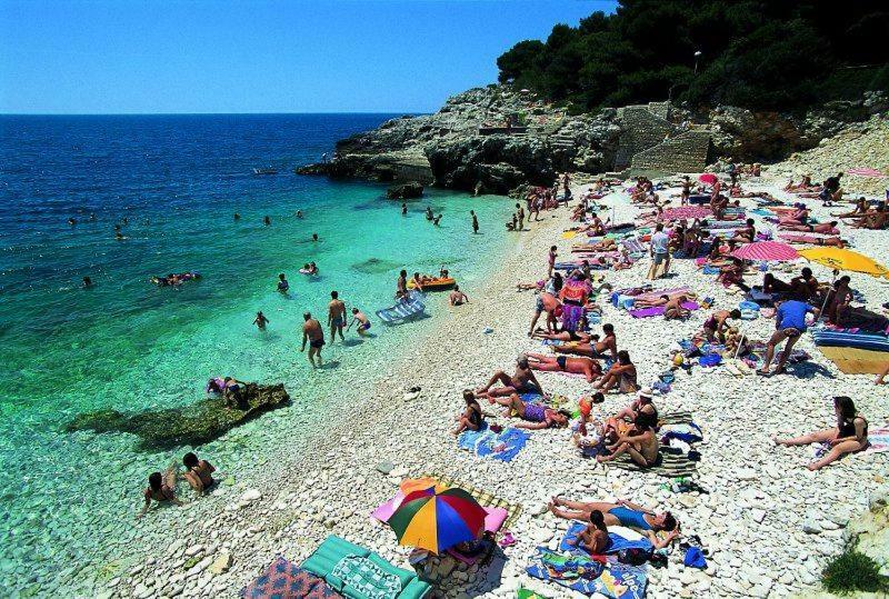Apartman Ivankovic*** Pula Buitenkant foto