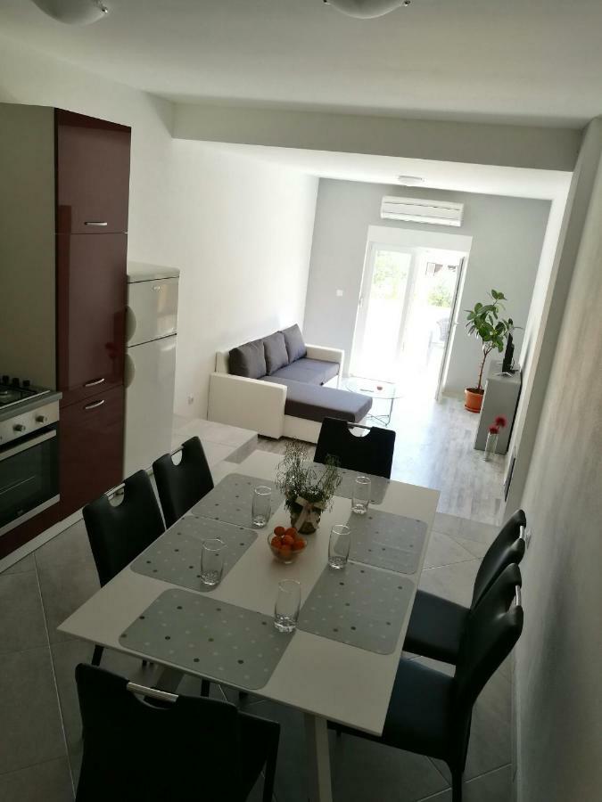Apartman Ivankovic*** Pula Buitenkant foto