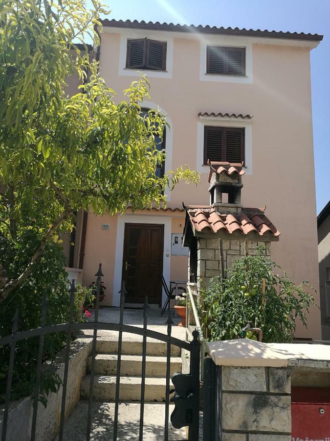 Apartman Ivankovic*** Pula Buitenkant foto