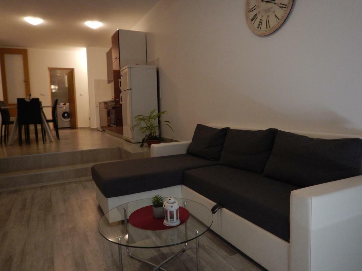 Apartman Ivankovic*** Pula Buitenkant foto